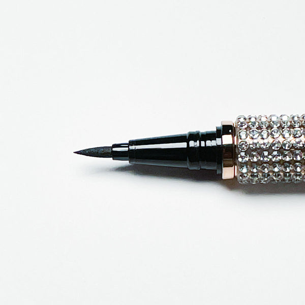 Carica l'immagine nel visualizzatore di Gallery, Face+ Eyeliner Waterproof Defining Liner Penna Eyeliner Lunga Tenuta